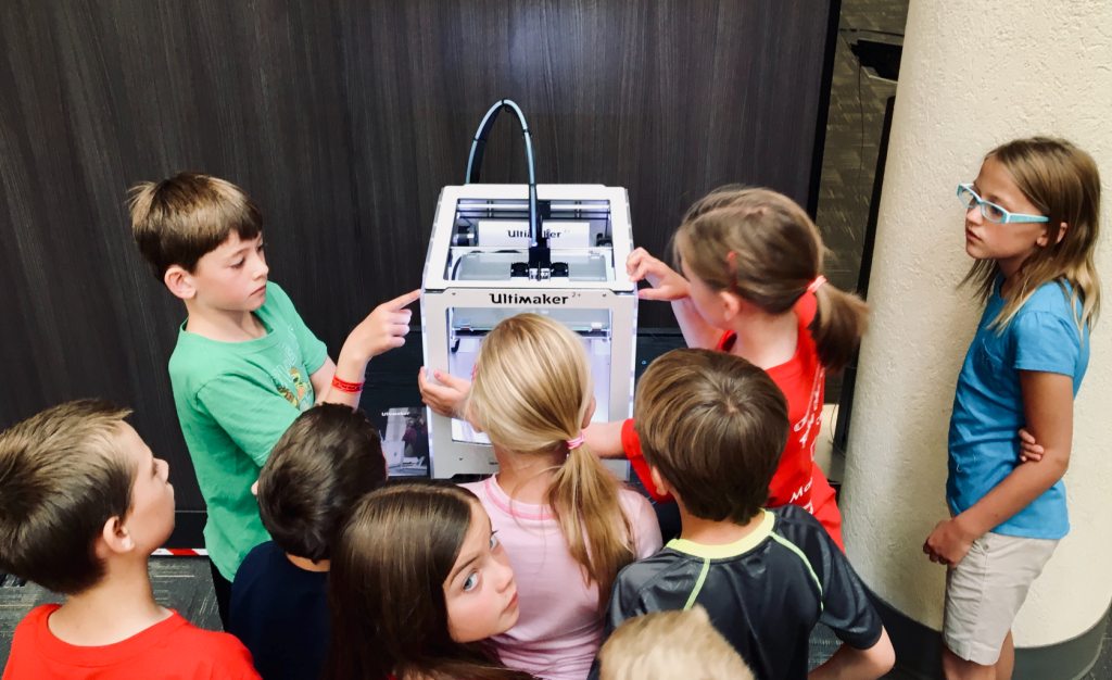 students using 3d printing