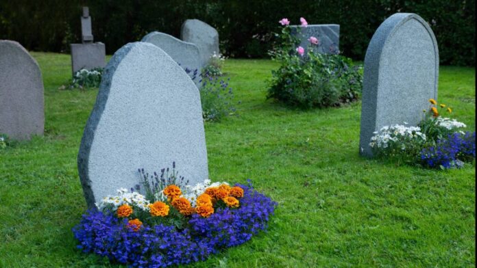 Top 3 Tips for Choosing a Beautiful Headstone Design