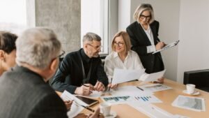 5 Benefits of Having a Company Award Program - GuideByTips